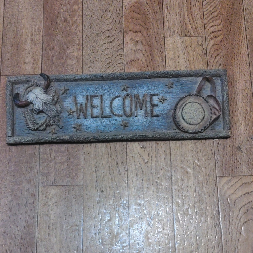 Rustic Welcome Sign with Western Motif